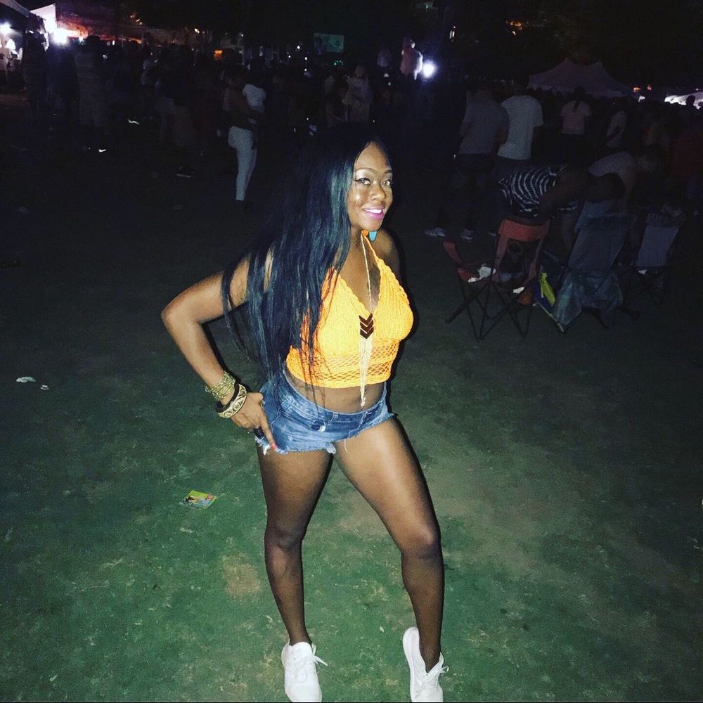 Forever 21 Orange nit crop top